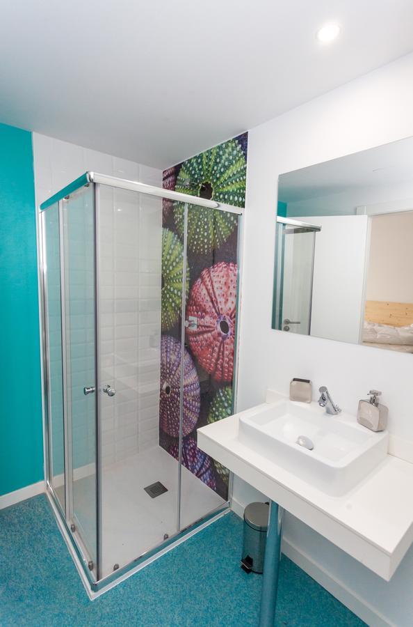 Chambre Double ou Lits Jumeaux avec Salle de Bains